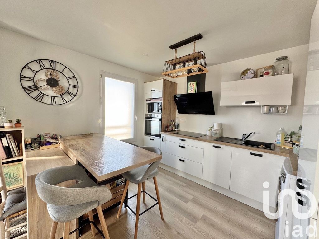 Achat appartement à vendre 2 pièces 54 m² - Sainte-Geneviève-des-Bois