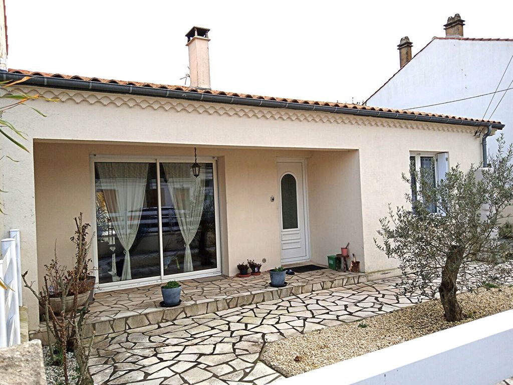 Achat maison à vendre 2 chambres 103 m² - Rochefort