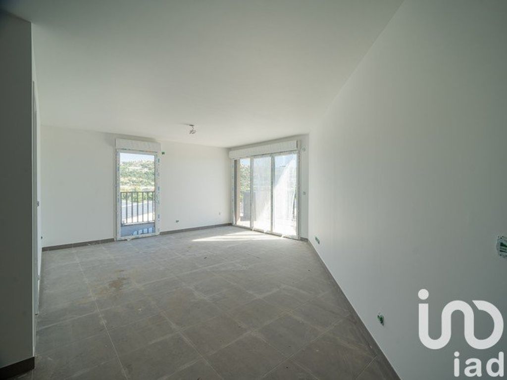 Achat appartement à vendre 2 pièces 47 m² - Saint-Laurent-du-Var