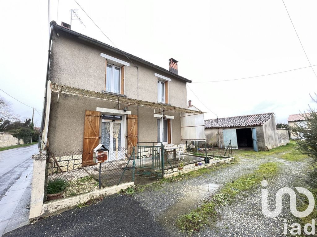 Achat maison à vendre 2 chambres 88 m² - Loubillé