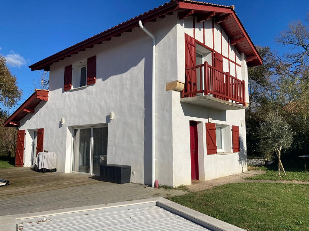 Achat maison à vendre 3 chambres 118 m² - Saint-Pée-sur-Nivelle