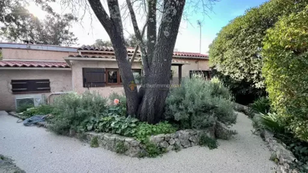 Achat maison à vendre 2 chambres 92 m² - Fréjus