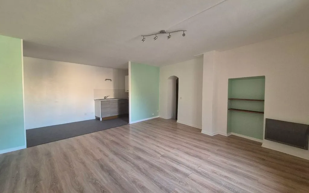 Achat appartement à vendre 2 pièces 45 m² - Pont-Saint-Esprit