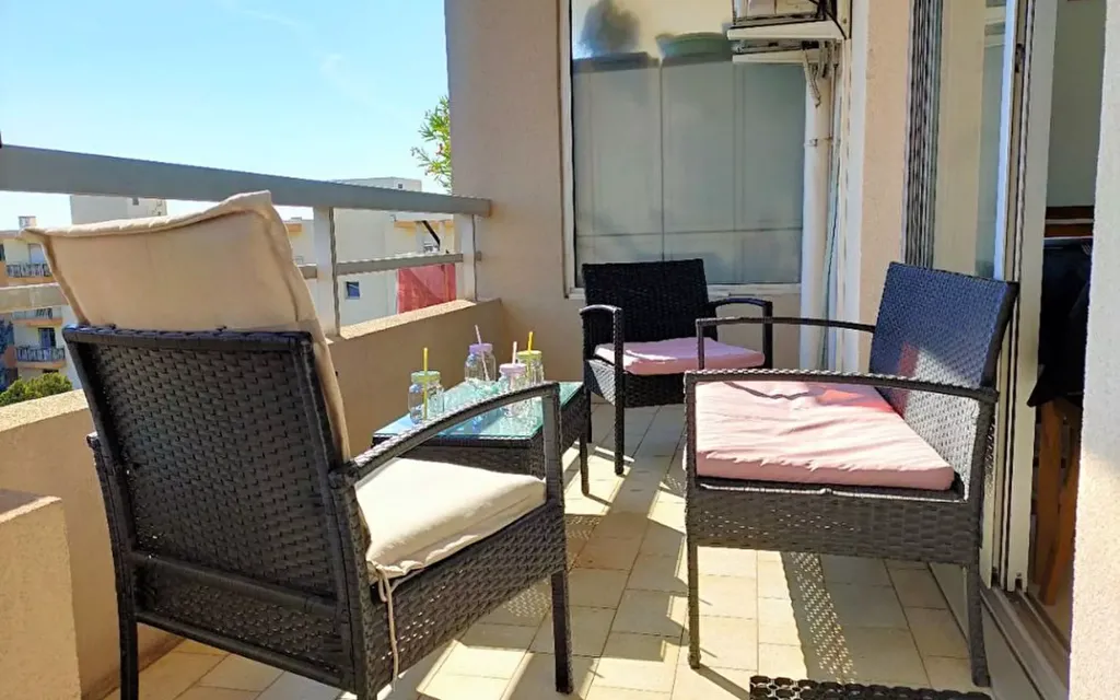 Achat appartement à vendre 2 pièces 28 m² - Saint-Laurent-du-Var