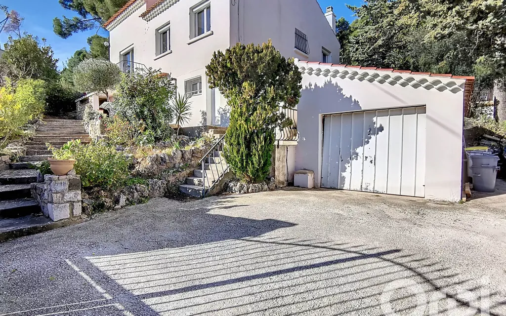 Achat maison à vendre 6 chambres 140 m² - Toulon