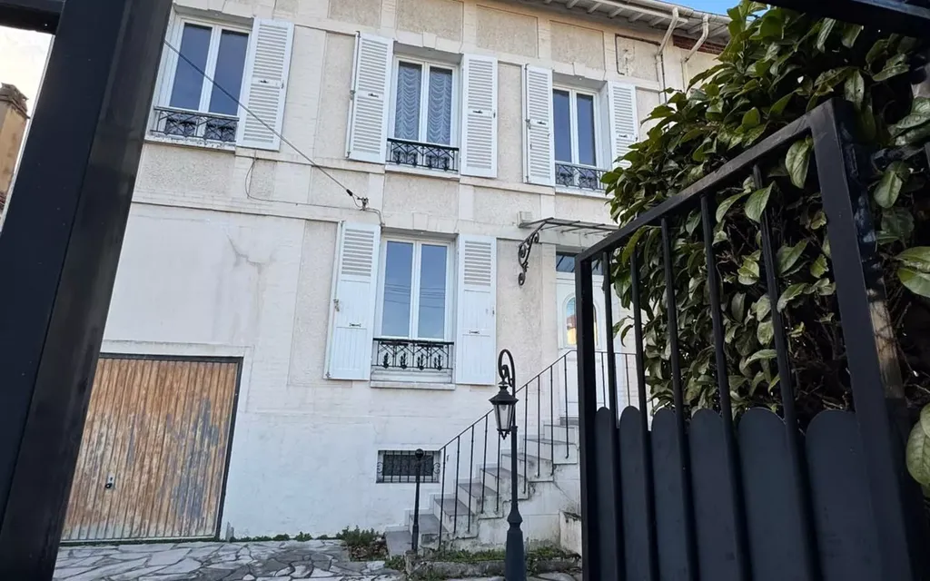 Achat maison à vendre 5 chambres 143 m² - Villemomble