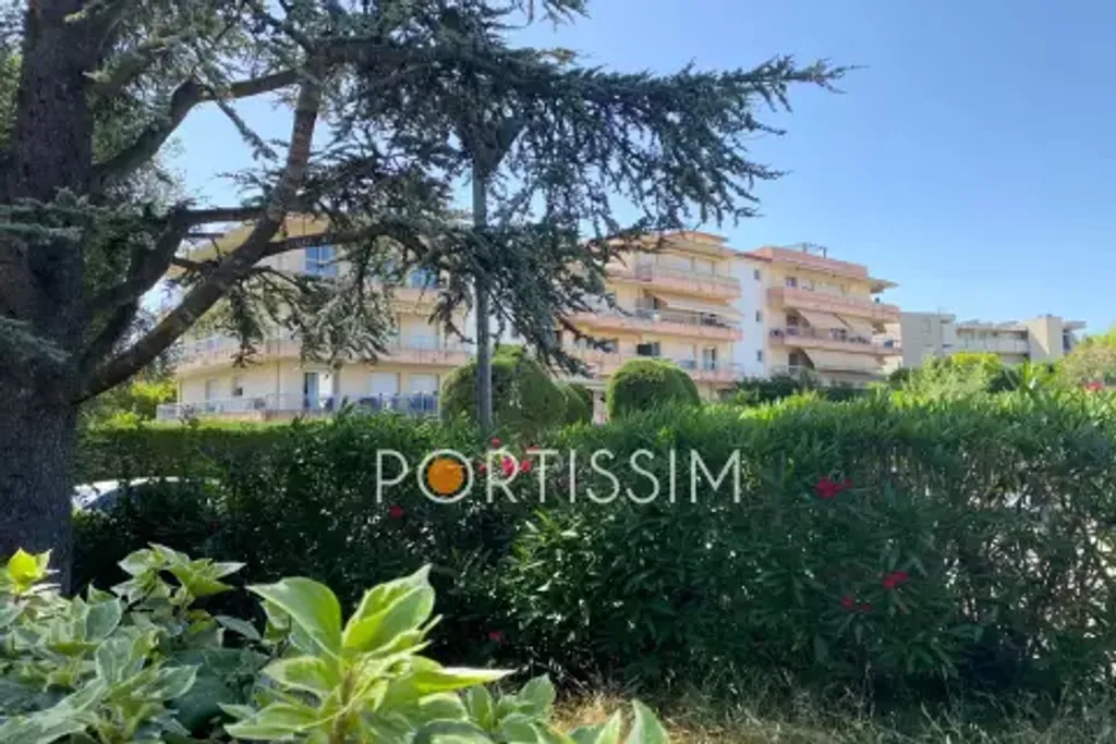 Achat appartement à vendre 3 pièces 65 m² - Cagnes-sur-Mer