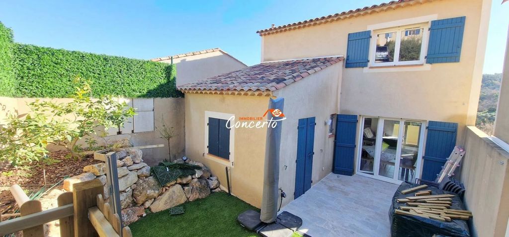 Achat maison à vendre 4 chambres 109 m² - Roquebrune-sur-Argens