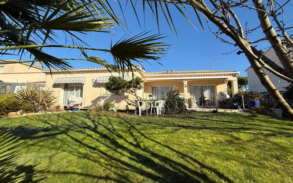 Achat maison à vendre 3 chambres 142 m² - Saint-Palais-sur-Mer