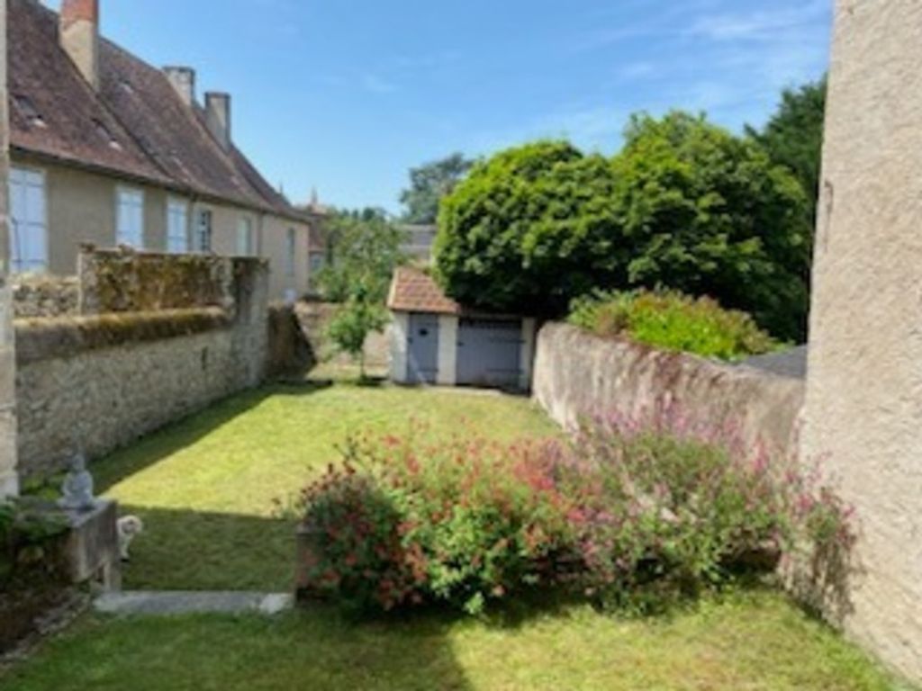 Achat maison à vendre 4 chambres 171 m² - Montmorillon