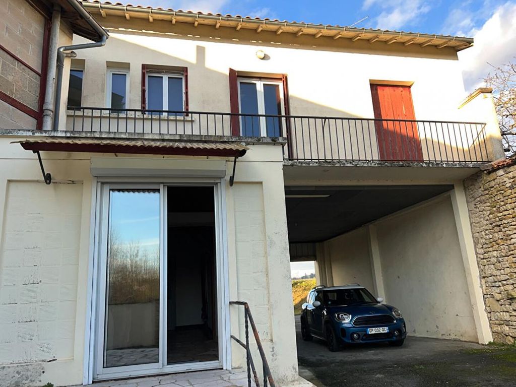 Achat maison à vendre 7 chambres 180 m² - Saint-Maixent-l'École