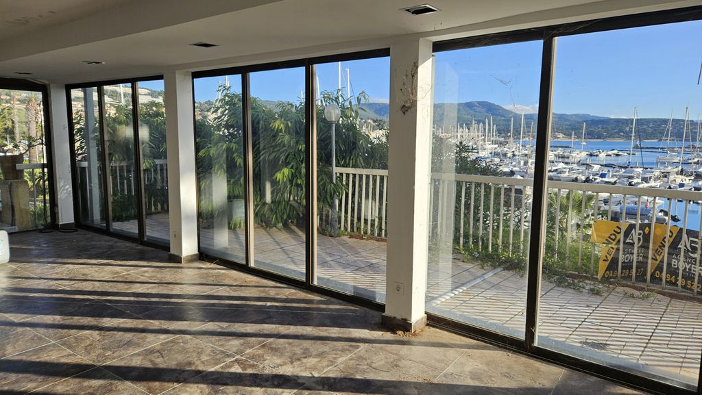 Achat loft à vendre 8 pièces 400 m² - Bandol