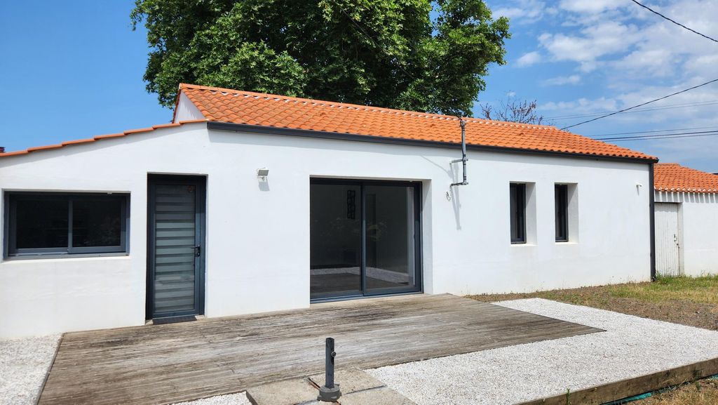 Achat maison à vendre 1 chambre 57 m² - Saint-Hilaire-de-Riez