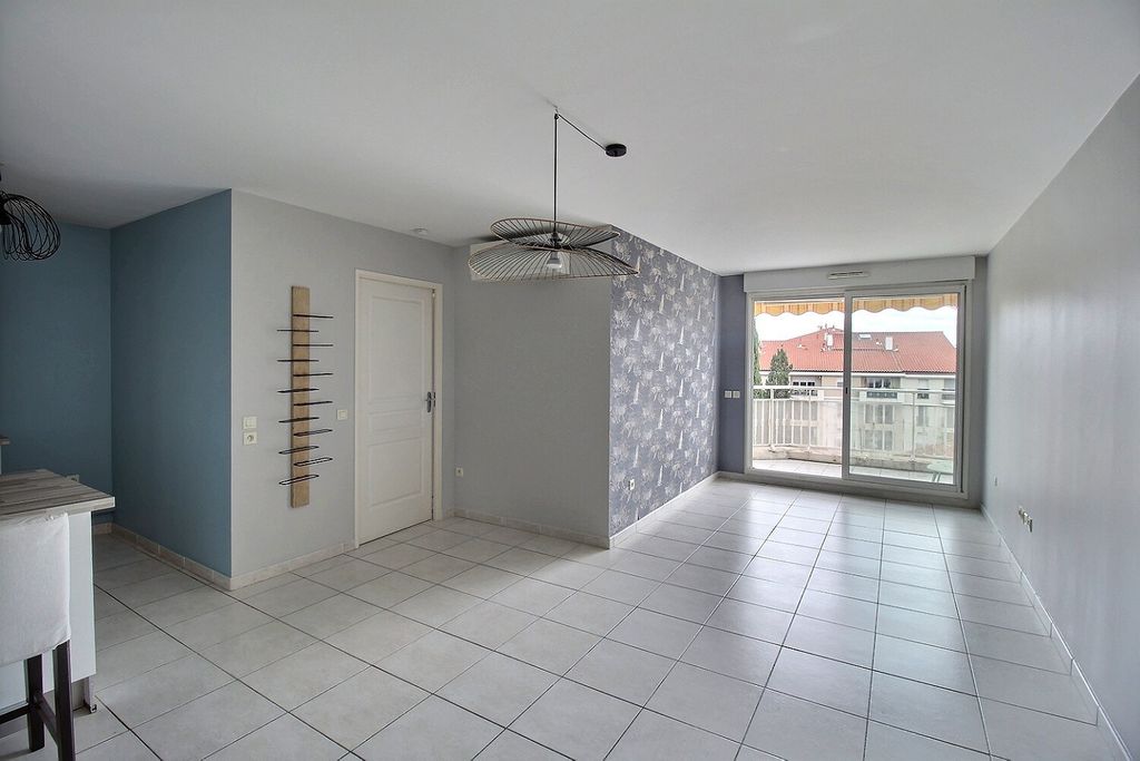 Achat appartement à vendre 3 pièces 64 m² - Toulon