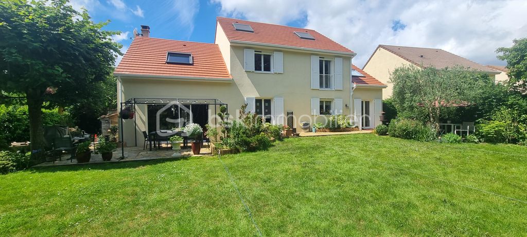 Achat maison à vendre 5 chambres 247 m² - Saint-Germain-lès-Corbeil