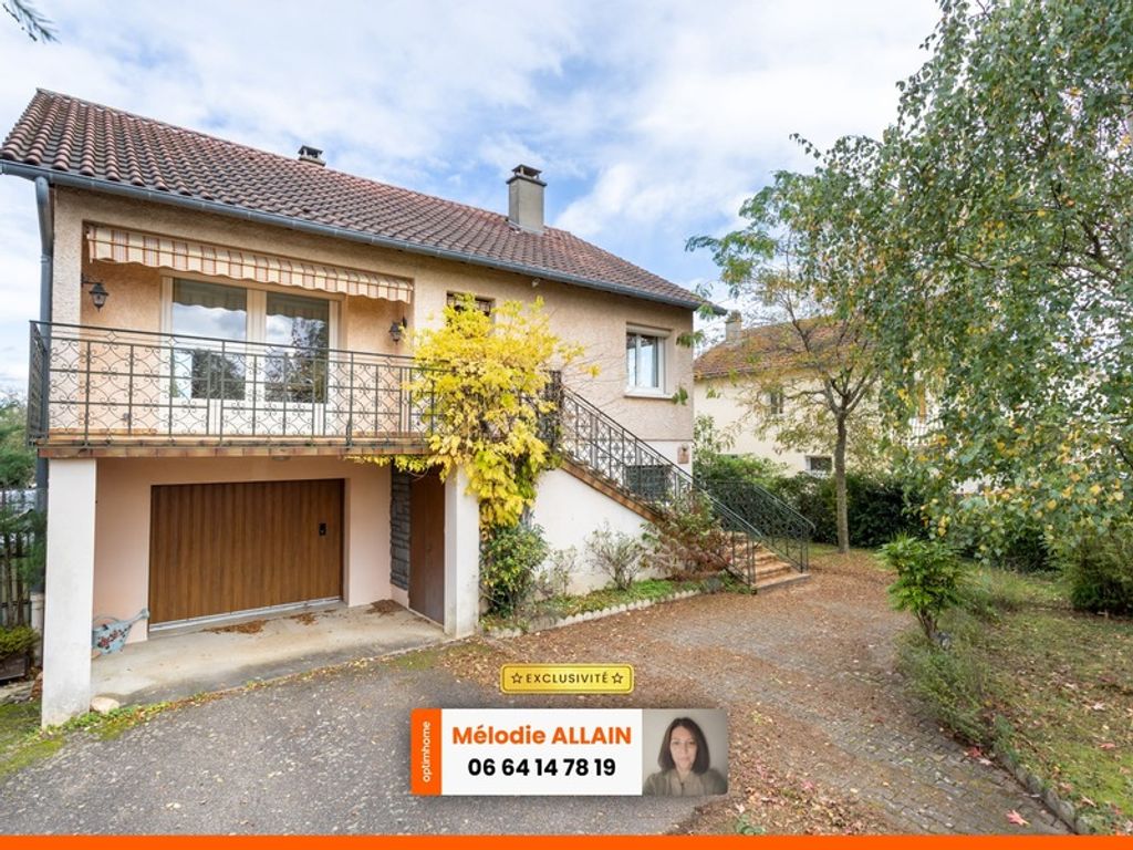 Achat maison à vendre 3 chambres 130 m² - Vendat