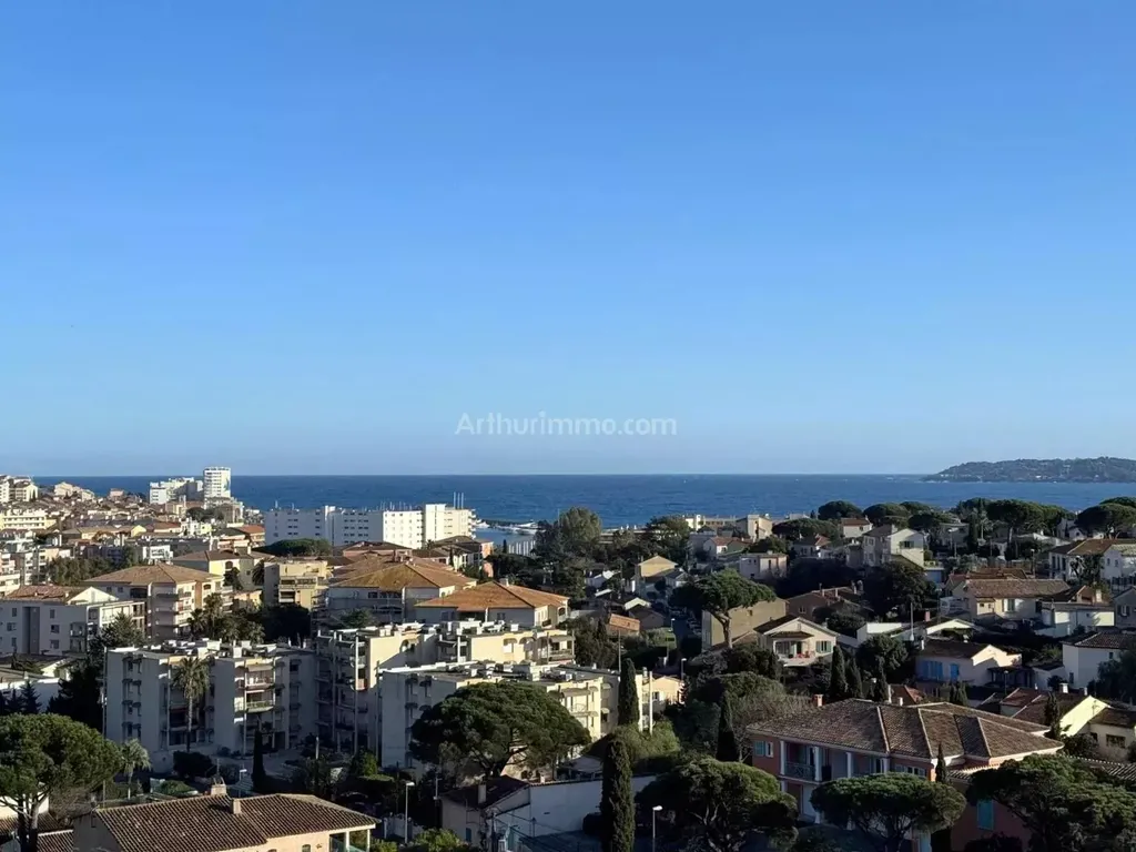 Achat appartement à vendre 3 pièces 45 m² - Sainte-Maxime