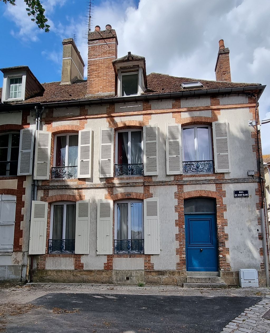 Achat maison à vendre 5 chambres 201 m² - Sézanne