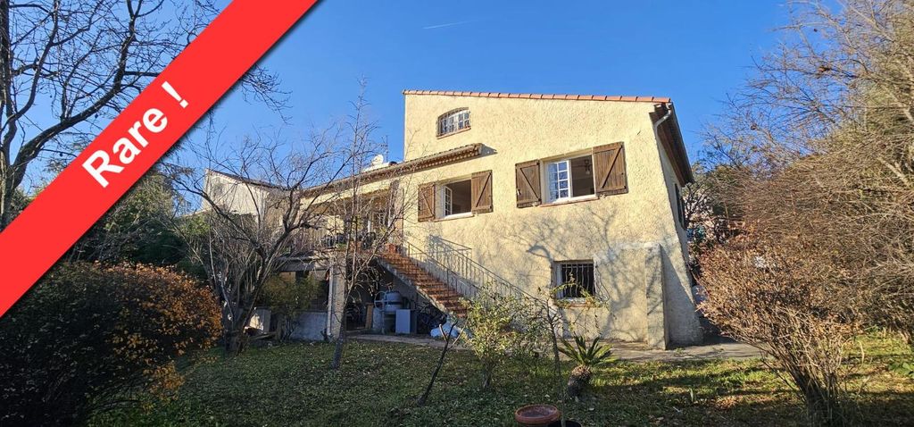 Achat maison à vendre 6 chambres 226 m² - Draguignan