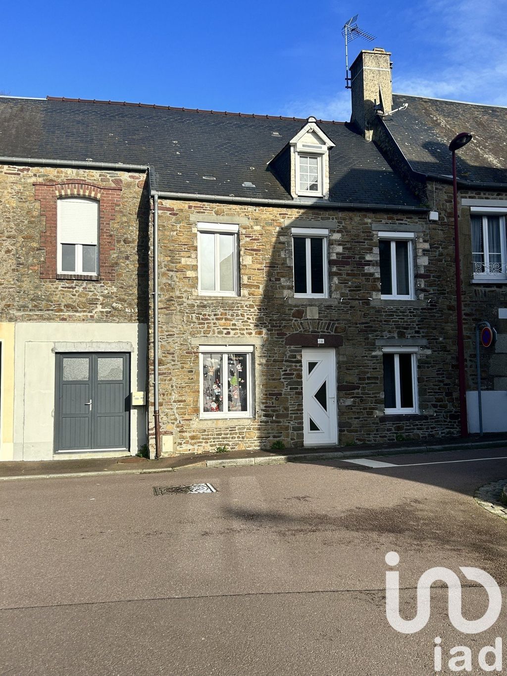 Achat maison à vendre 3 chambres 118 m² - Torigny-les-Villes