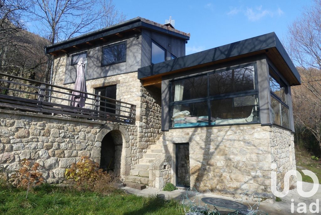 Achat maison à vendre 3 chambres 113 m² - Saint-Pierre-de-Colombier