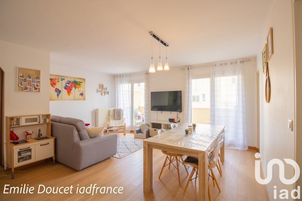 Achat appartement à vendre 3 pièces 69 m² - Maurepas