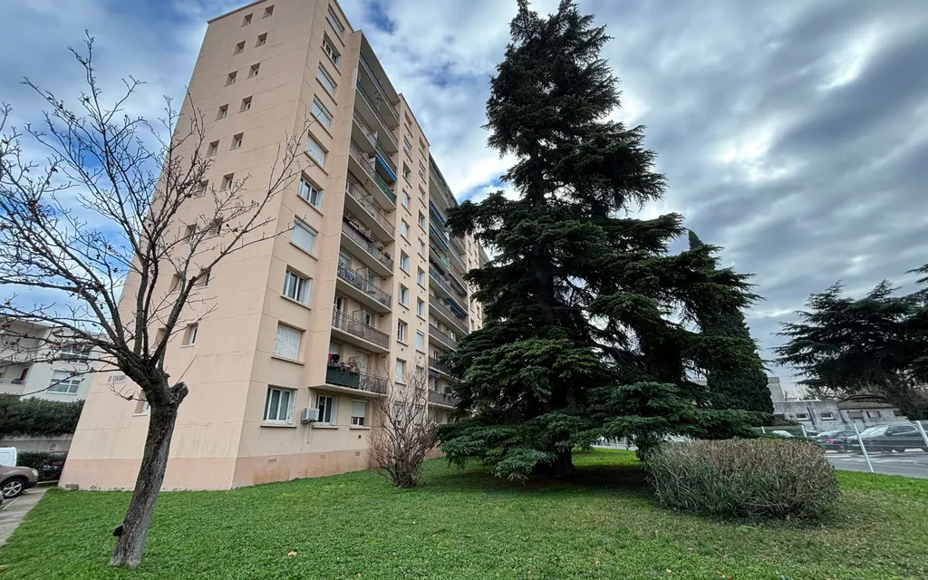 Achat appartement à vendre 3 pièces 67 m² - Nîmes