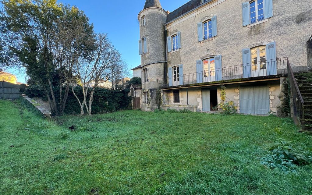 Achat maison à vendre 7 chambres 332 m² - Roquefort