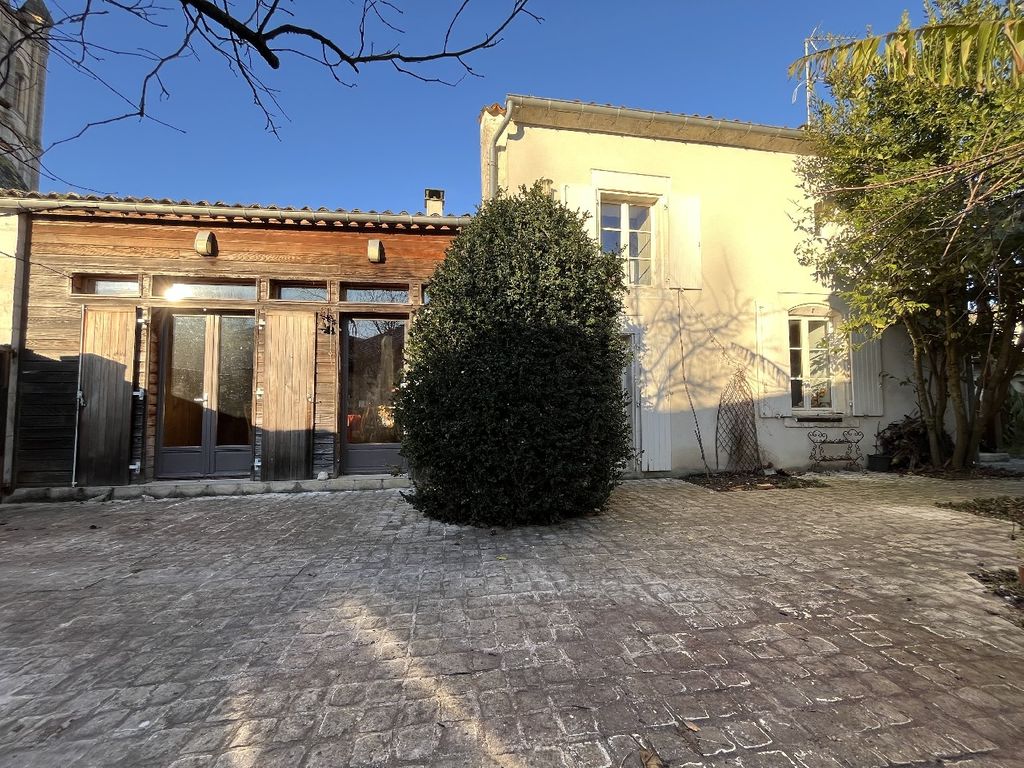 Achat maison à vendre 5 chambres 235 m² - Gensac-la-Pallue