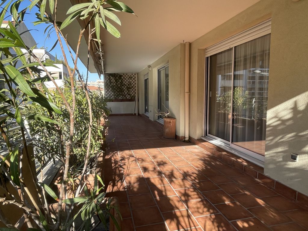 Achat appartement à vendre 4 pièces 120 m² - Marseille 8ème arrondissement