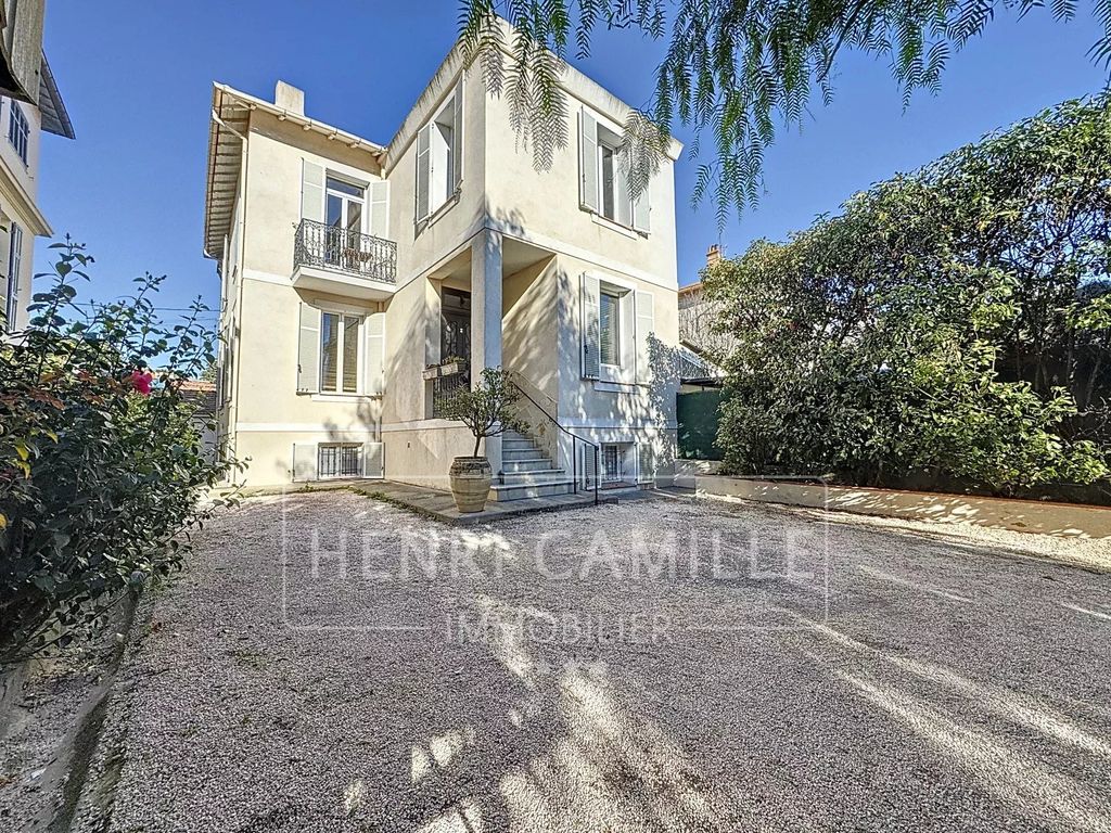 Achat maison à vendre 4 chambres 200 m² - Cannes