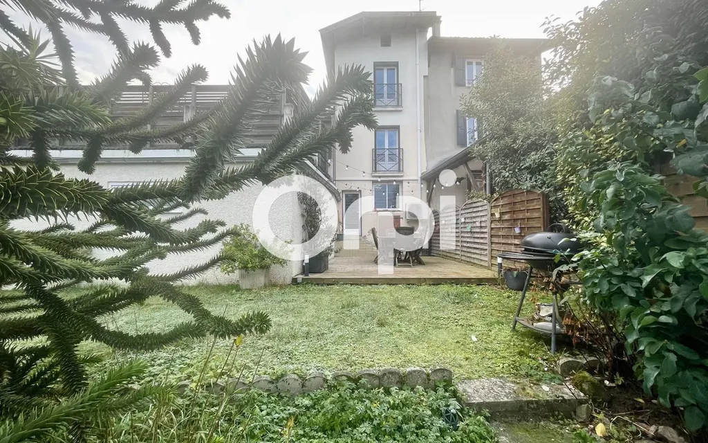 Achat maison à vendre 4 chambres 113 m² - Tencin