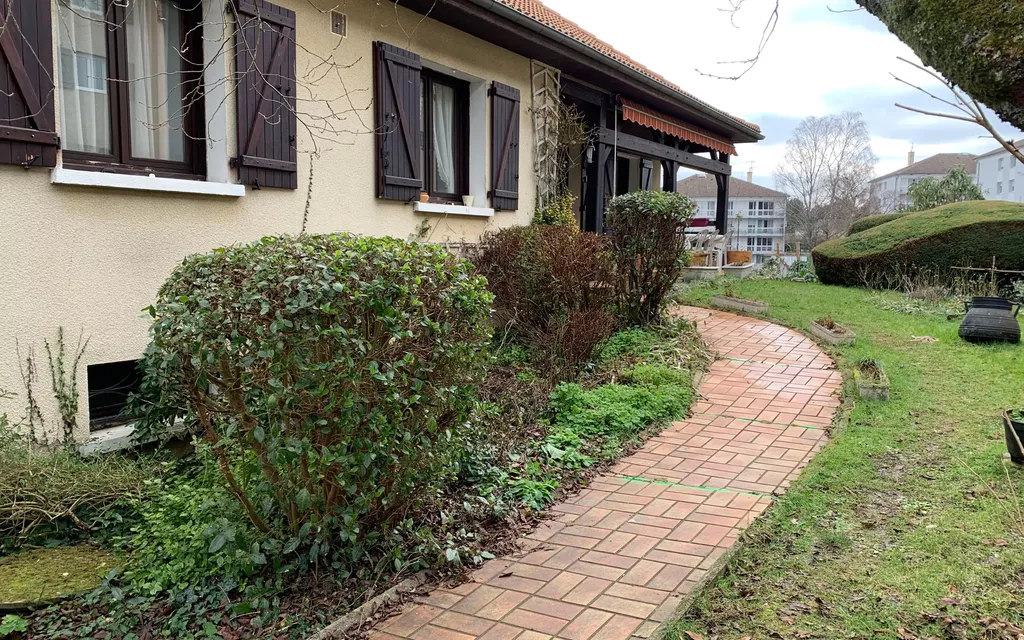 Achat maison à vendre 3 chambres 139 m² - Condat-sur-Vienne