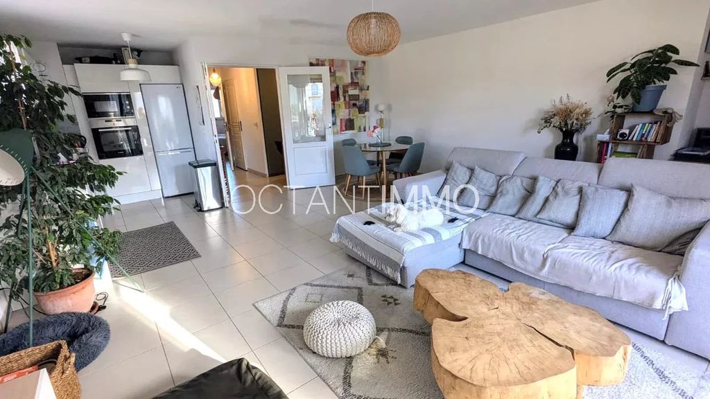 Achat appartement à vendre 3 pièces 77 m² - Vallauris