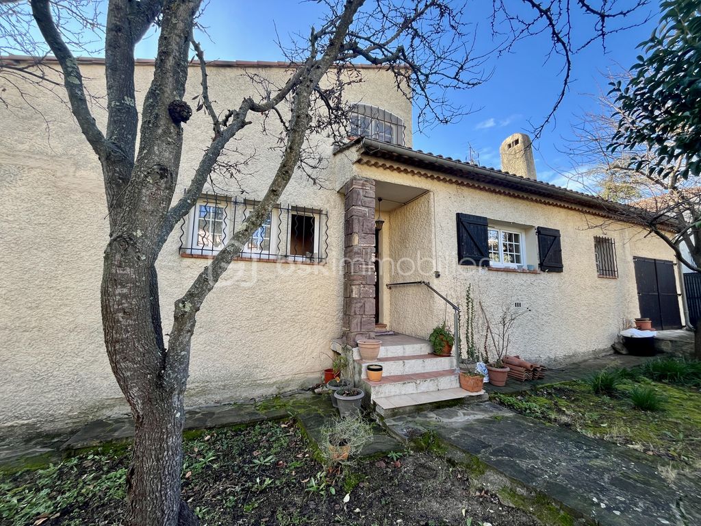 Achat maison à vendre 6 chambres 213 m² - Draguignan