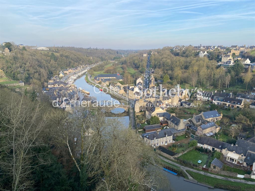 Achat maison à vendre 2 chambres 135 m² - Dinan