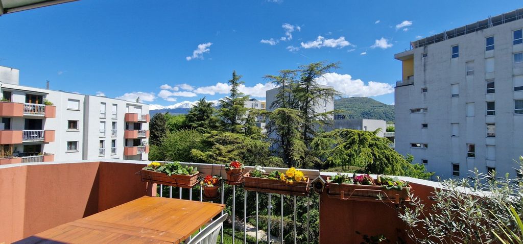 Achat appartement à vendre 4 pièces 80 m² - Grenoble