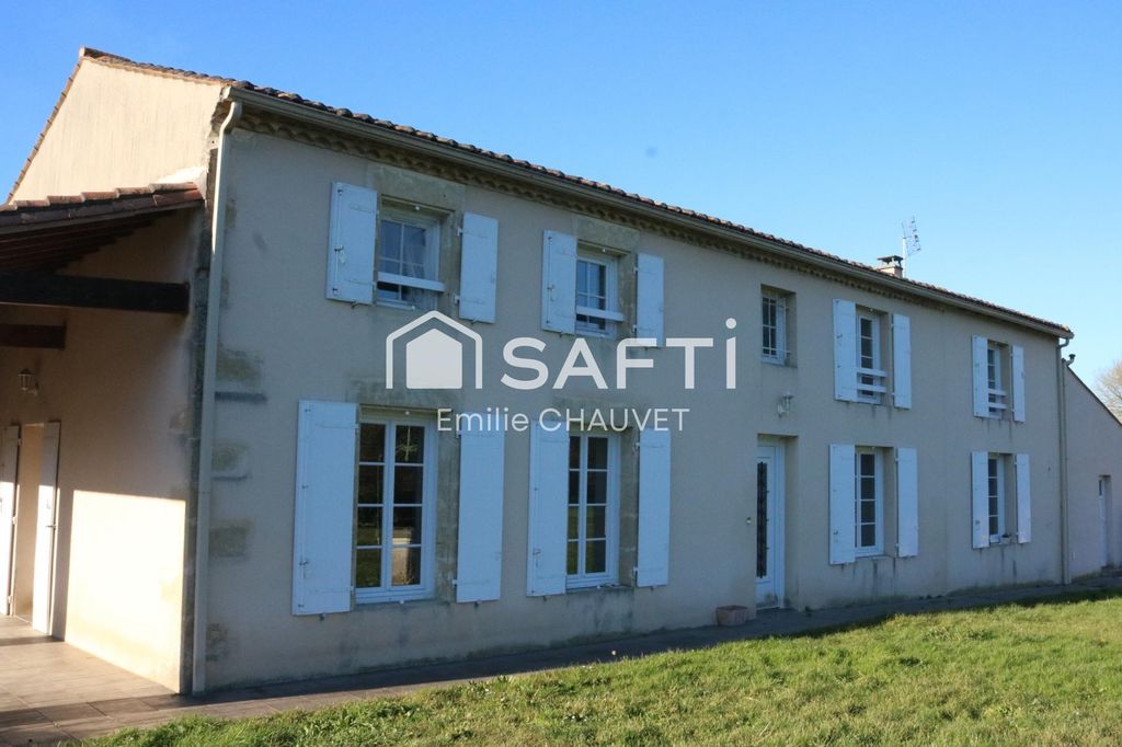 Achat maison à vendre 3 chambres 158 m² - Saint-Jean-d'Angély