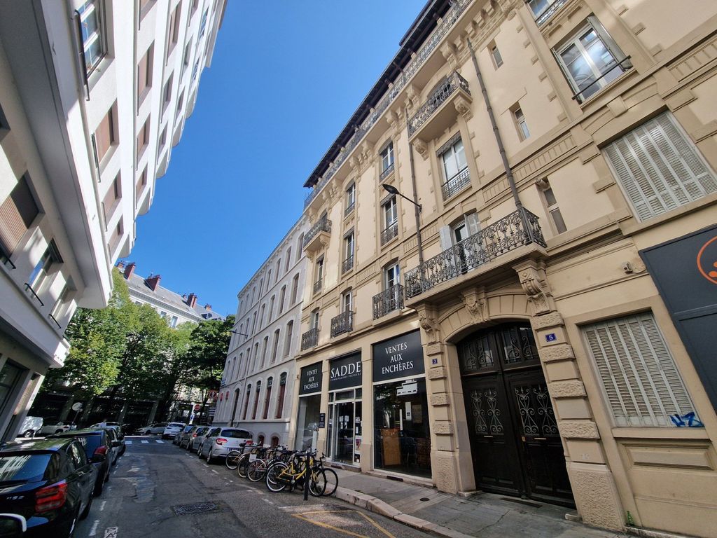 Achat appartement à vendre 2 pièces 55 m² - Grenoble