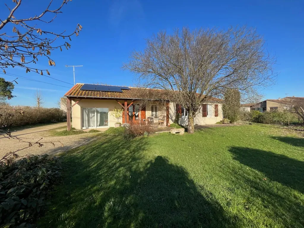 Achat maison à vendre 3 chambres 116 m² - Saint-Hilaire-la-Palud