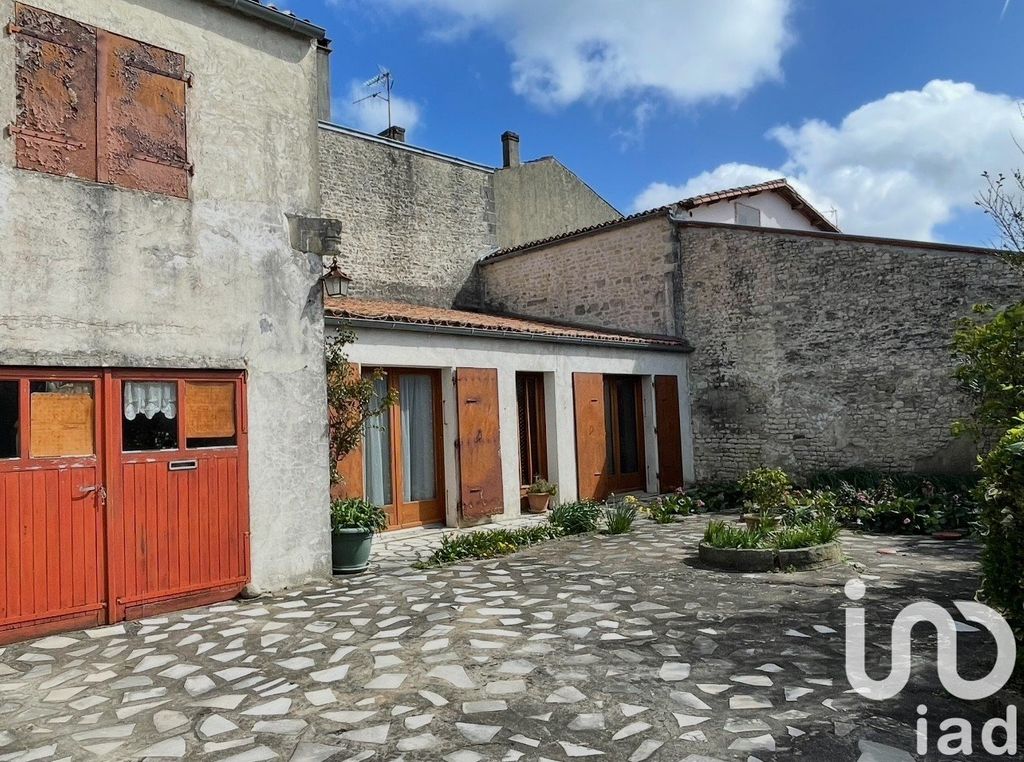 Achat maison à vendre 3 chambres 107 m² - Tonnay-Boutonne