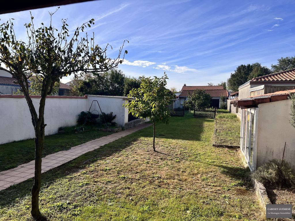 Achat maison à vendre 5 chambres 140 m² - La Montagne