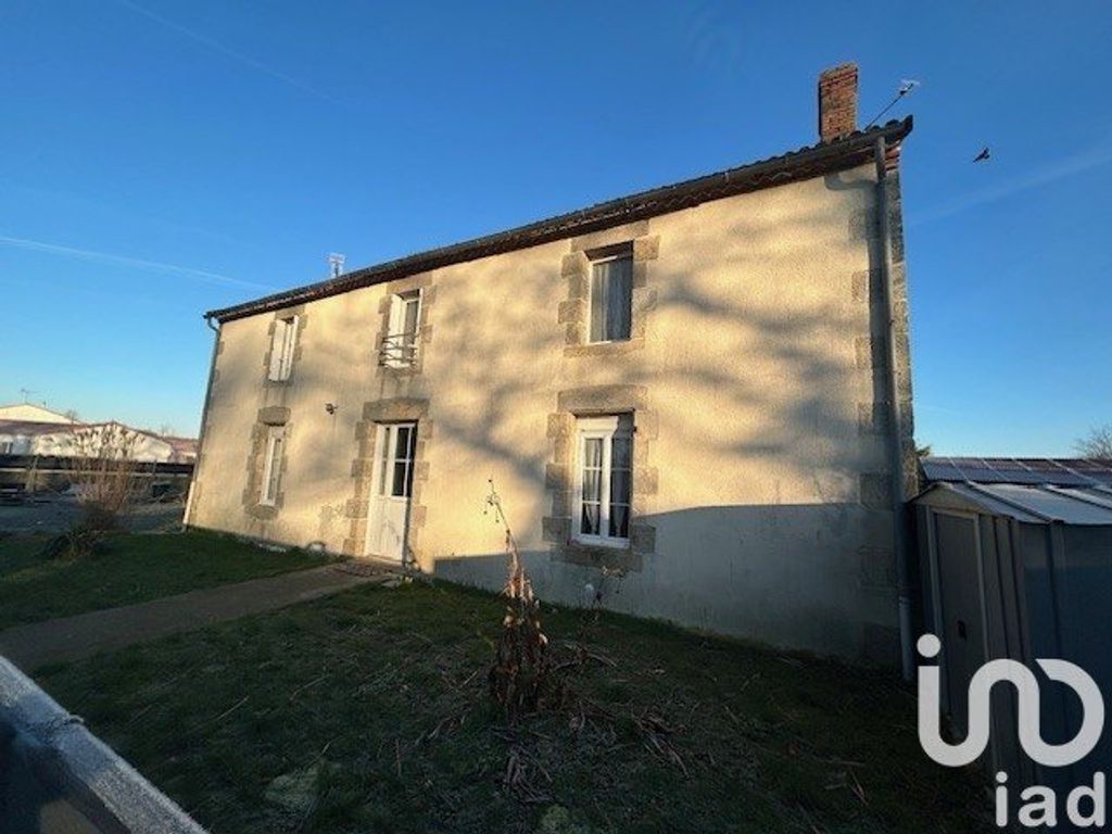 Achat maison à vendre 3 chambres 106 m² - Saint-Denis-la-Chevasse