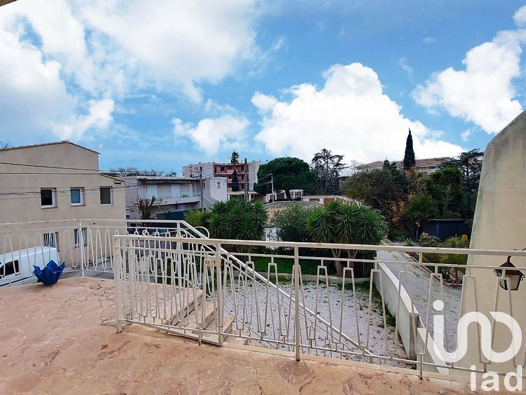 Achat appartement à vendre 6 pièces 185 m² - Sanary-sur-Mer