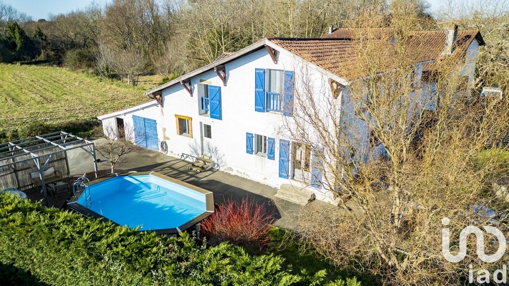 Achat maison à vendre 4 chambres 186 m² - Saint-André-de-Seignanx