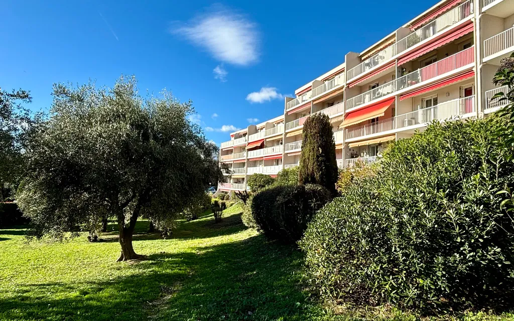 Achat appartement à vendre 3 pièces 67 m² - Grasse