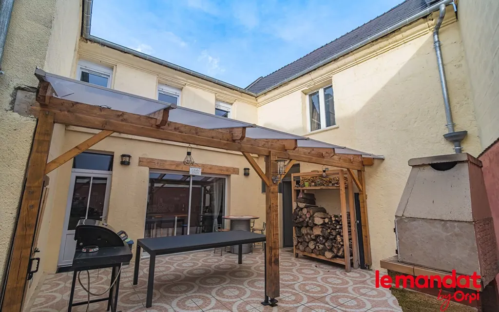 Achat maison à vendre 4 chambres 165 m² - Crépy