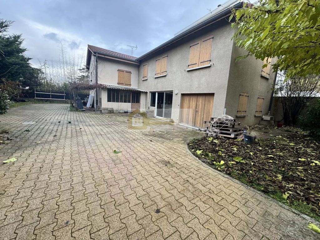 Achat maison à vendre 4 chambres 122 m² - Guilherand-Granges