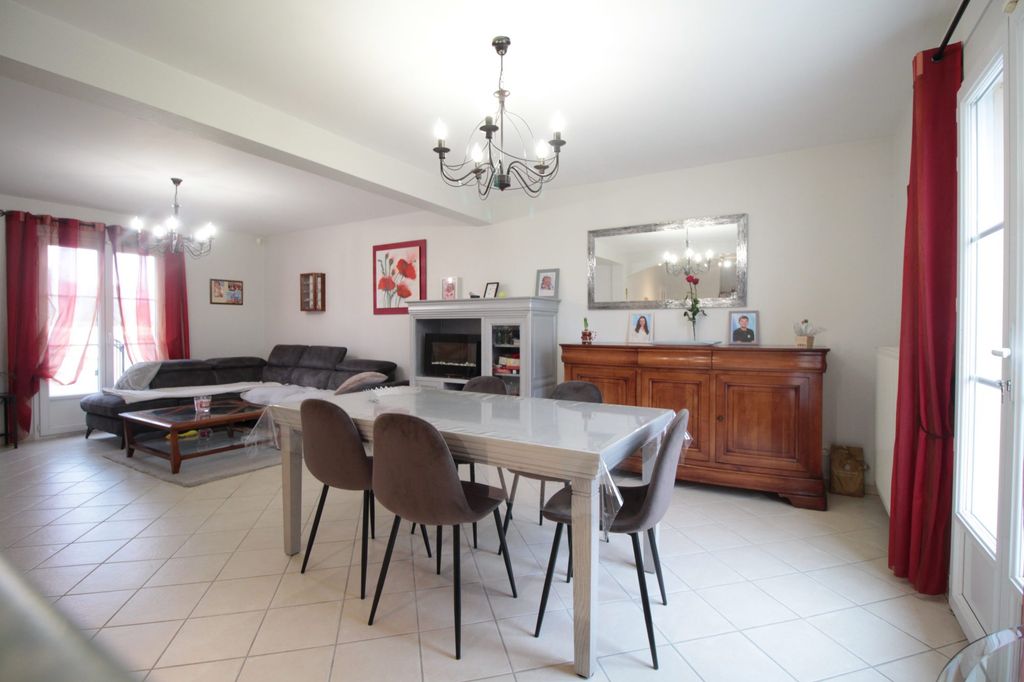 Achat maison à vendre 4 chambres 124 m² - Compiègne