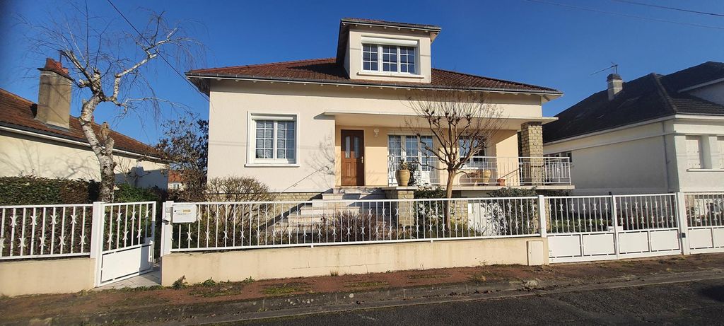 Achat maison à vendre 5 chambres 148 m² - Châtellerault